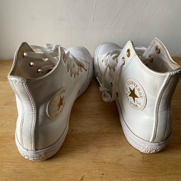 🔥🔥🔥Marked Down from $36 - $14🔥🔥🔥Converse Women's White High-Top Sneakers - Picture 5 of 14